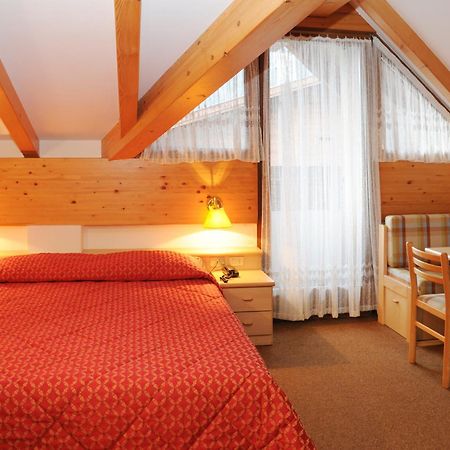 Hotel La Soldanella Моэна Экстерьер фото