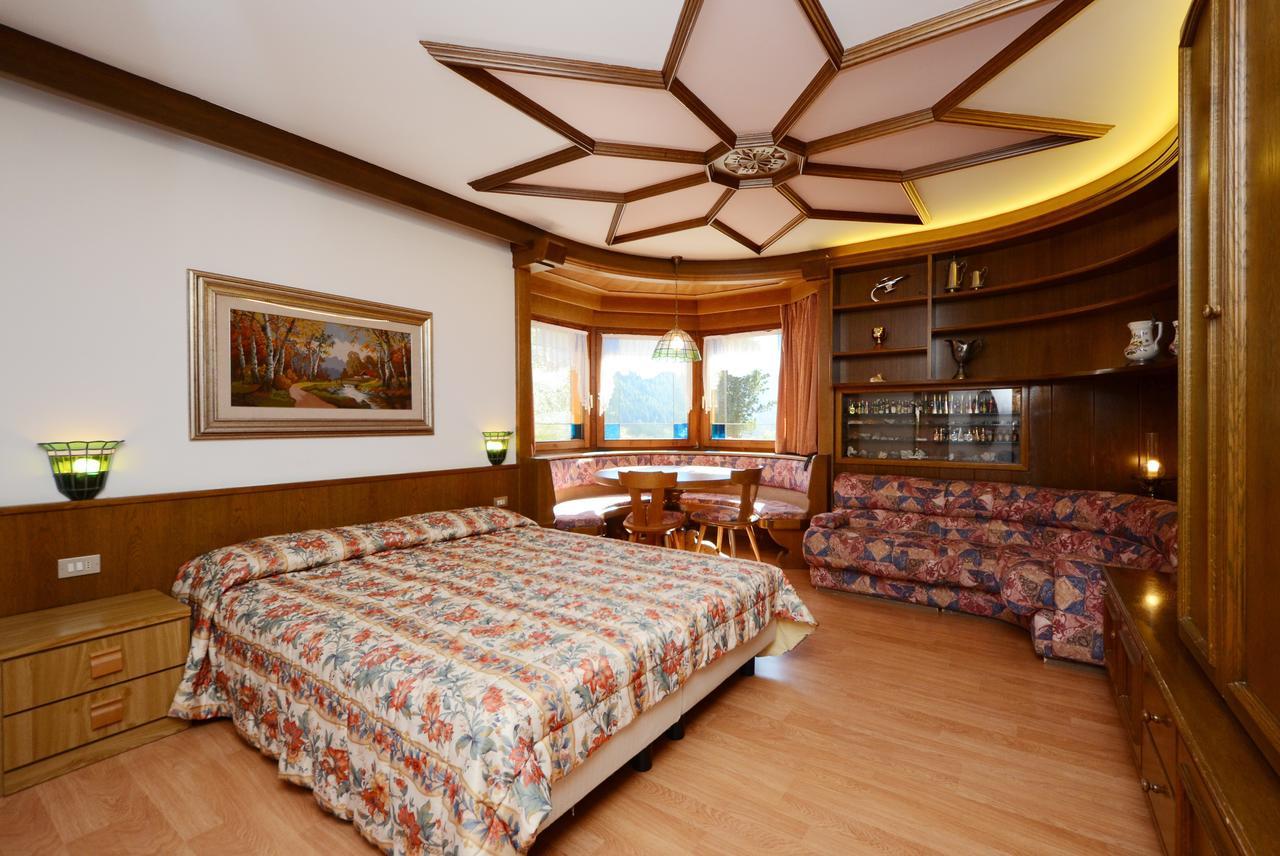 Hotel La Soldanella Моэна Экстерьер фото