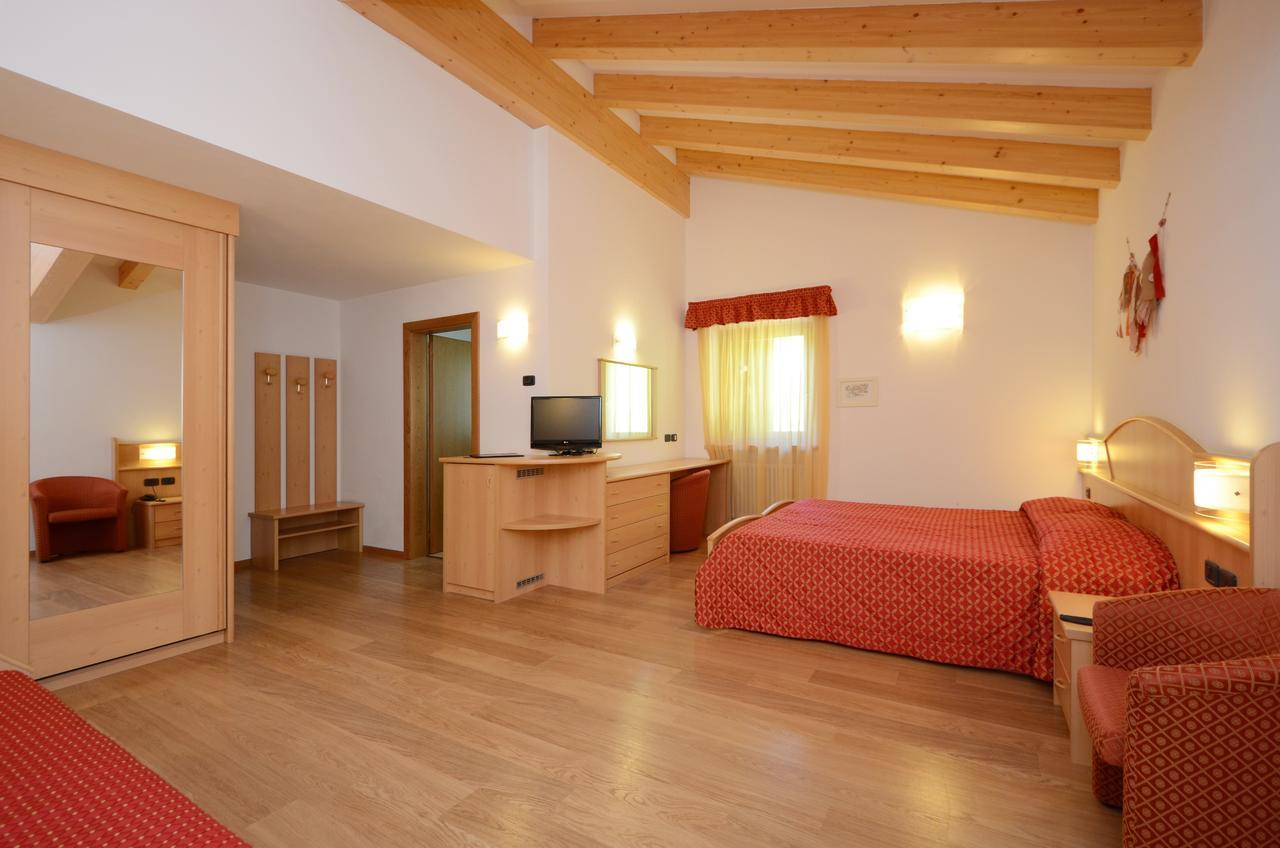 Hotel La Soldanella Моэна Экстерьер фото