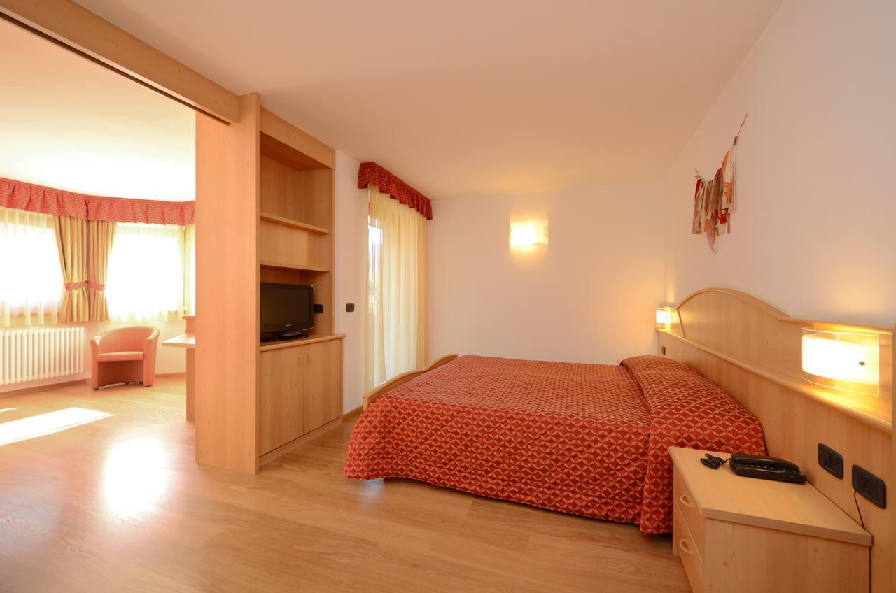 Hotel La Soldanella Моэна Экстерьер фото